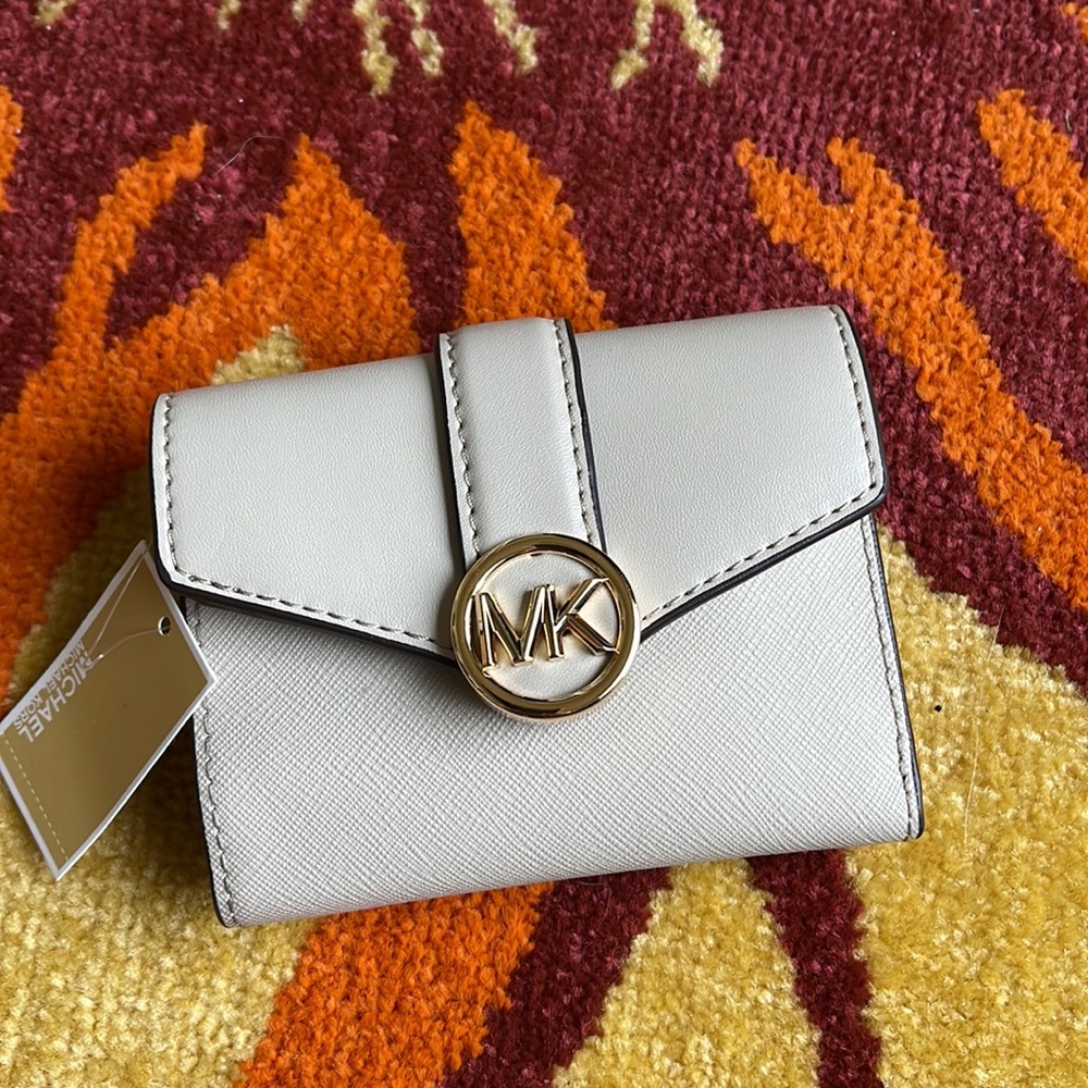MICHAEL KORS CARMEN MEDIUM LOGO AND FAUX LEATHER WALLET LIGHT SAND - Picture 3 of 16